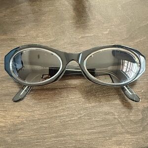 Stylish Black Oval Authentic Vogue Sunglasses made in Italy VO 2164-S